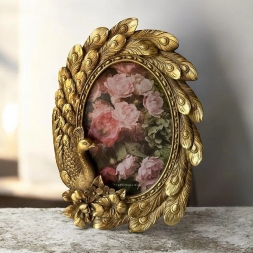 Peacock shape gold picture frame for 4”x6”